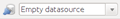 Rectángulo gris en el que se ve a la izquierda un icono de base de datos en forma de cuatro discos superpuestos con un enchufe encima y un recuadro blanco al lado con el texto Empty Datasource.
