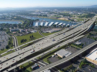 Autopistas con salidas y entradas.
