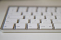 Fotografía de un teclado en el que destacan teclas especiales como ALT, CTRL.