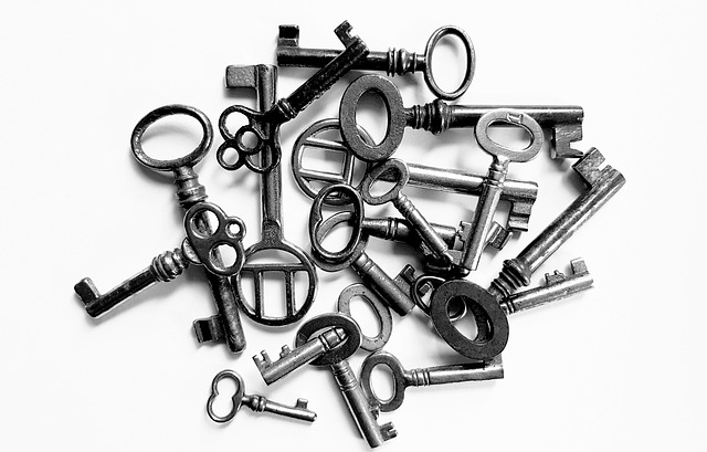 Imagen que muestra muchas llaves superpuestas