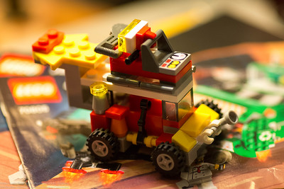 Imagen que muestra una forma construida con piezas de Lego.
