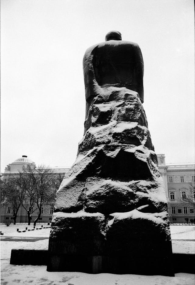 Estatua en la nieve