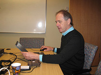 Persona en su puesto de trabajo.