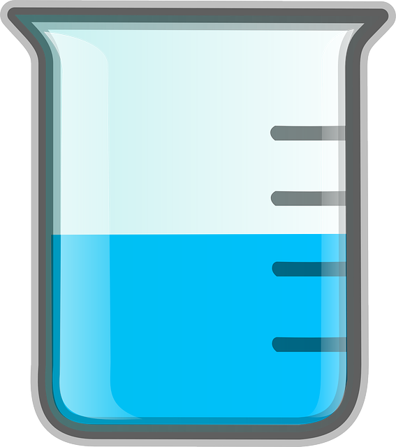Cubilete de química con líquido azul.