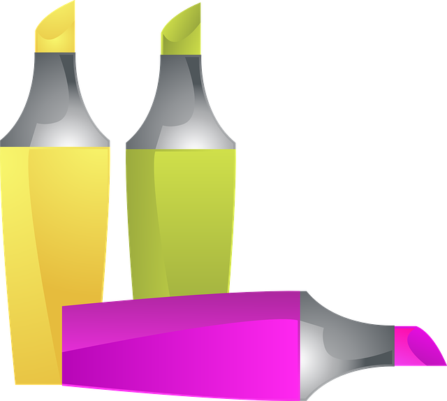 Tres marcadores de tres colores diferentes