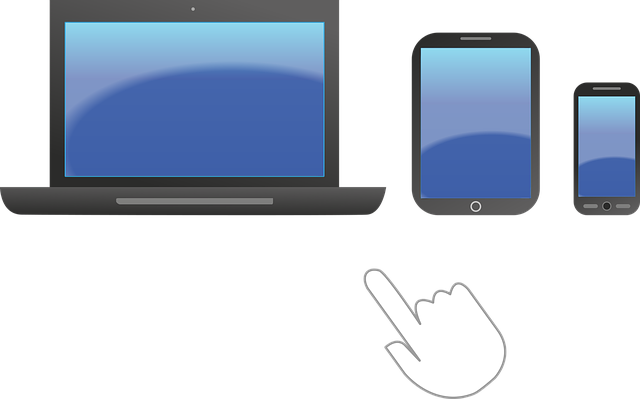 Ilustración en la que aparecen distintos dispositivos móviles con distintas prestaciones (tablet, smartphone) y un portátil.