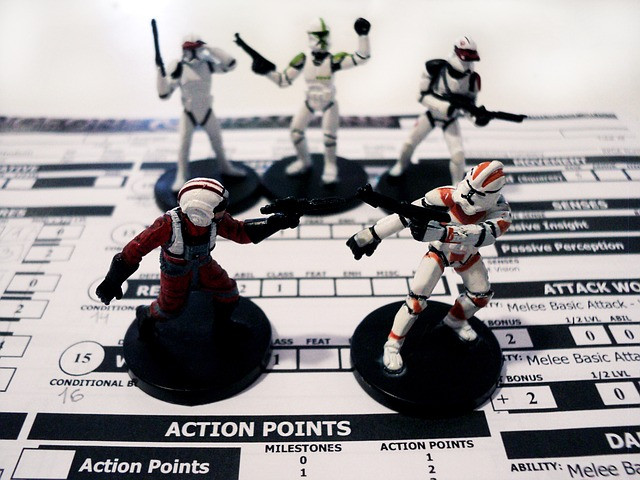 Muestra un conjunto de figuras guerreros del imperio en un panel de juego