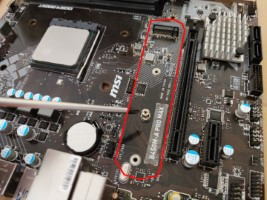 Ranura M.2 en una placa base y puntos de anclaje