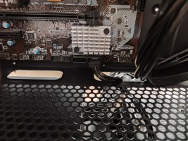 Cable SATA del HDD conectado a la placa base