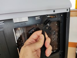 Conector ATX 12V pines antes de ser insertado