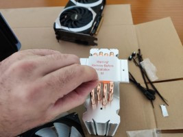 Retirar plástico protector del disipador