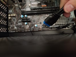 Conexión del cable para los puertos USB 3.0 frontales